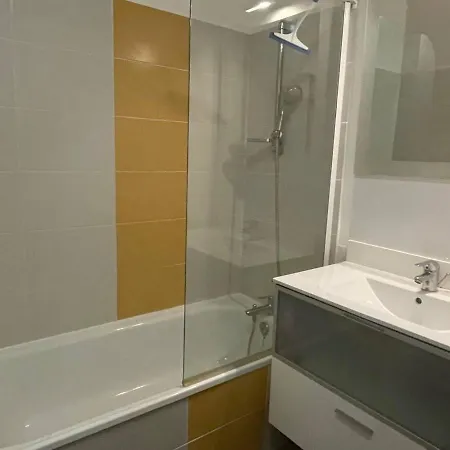 2p/cabine A - Piscine Chauffee, Parking Prive, Clim, Terrasse, Proche - Fr-1-225-738 *
